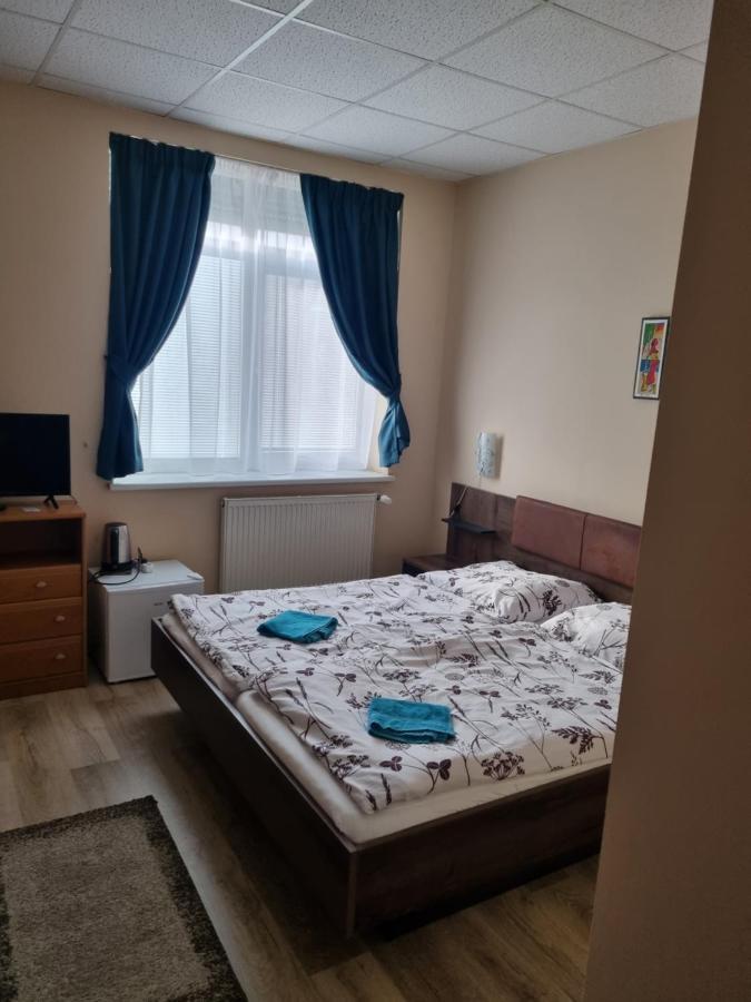 Penzion Arcadia Nové Zámky Exterior foto